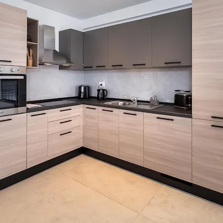 The Shoreline Luxury Seaview By Pmi Malta Xghajra